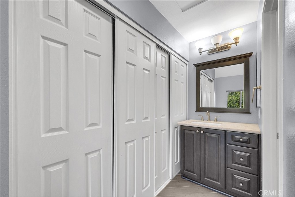 155 N Singingwood Street 39