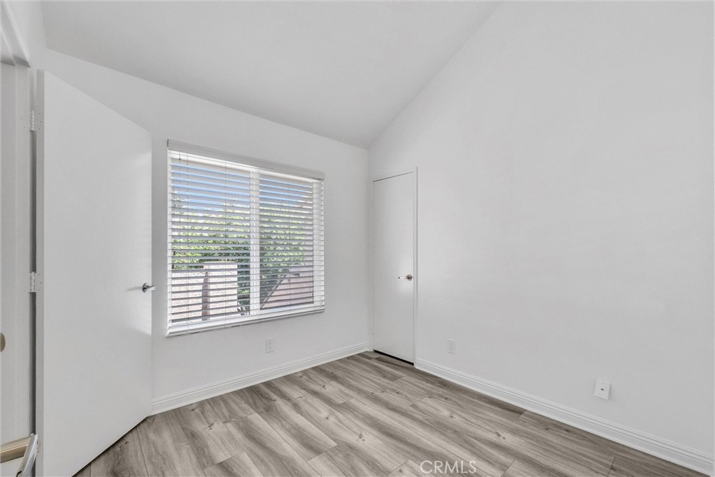 155 N Singingwood Street 39