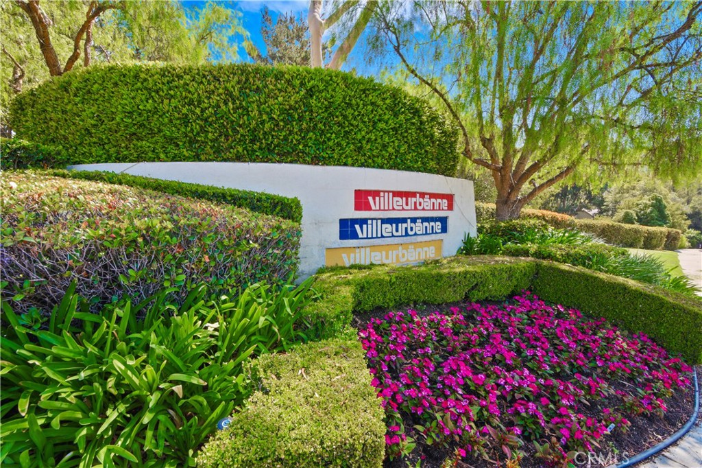 155 N Singingwood Street 39