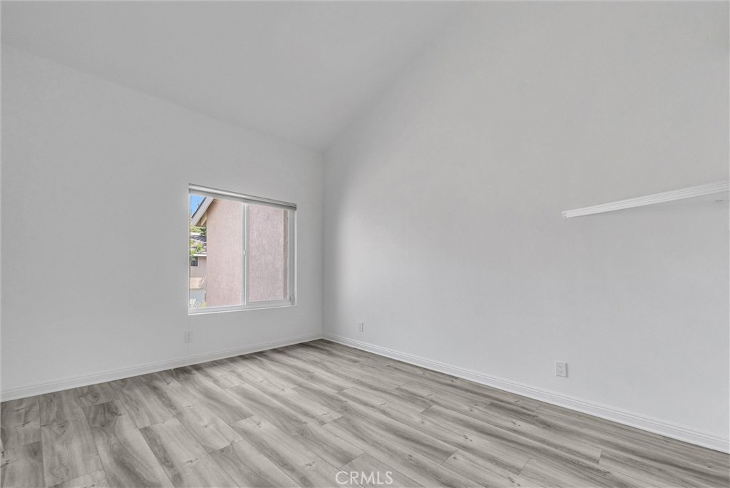 155 N Singingwood Street 39