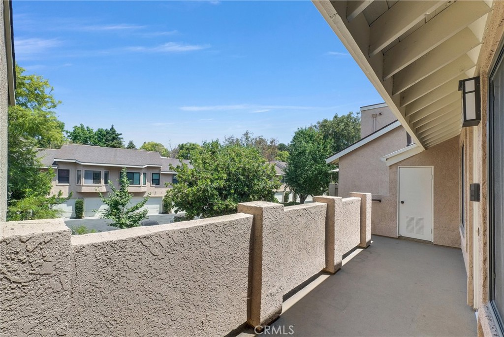 155 N Singingwood Street 39