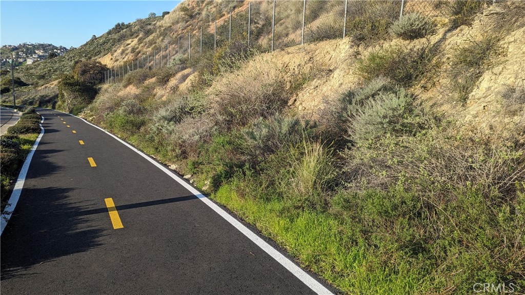 155 N Singingwood Street 39