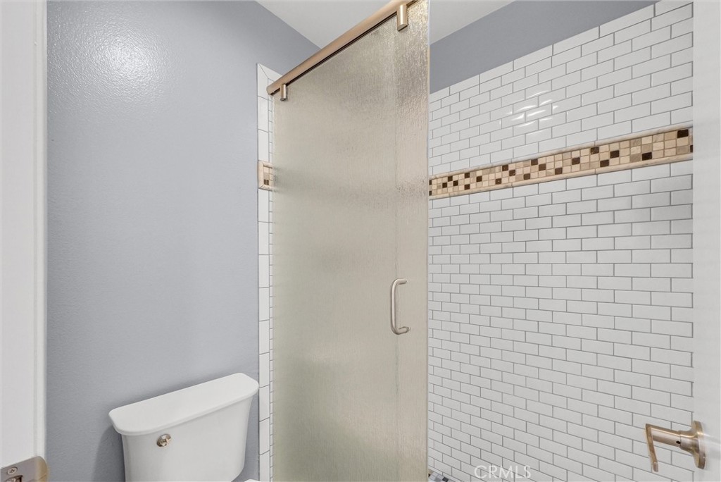 155 N Singingwood Street 39