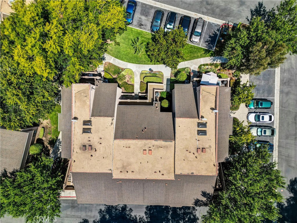 155 N Singingwood Street 39