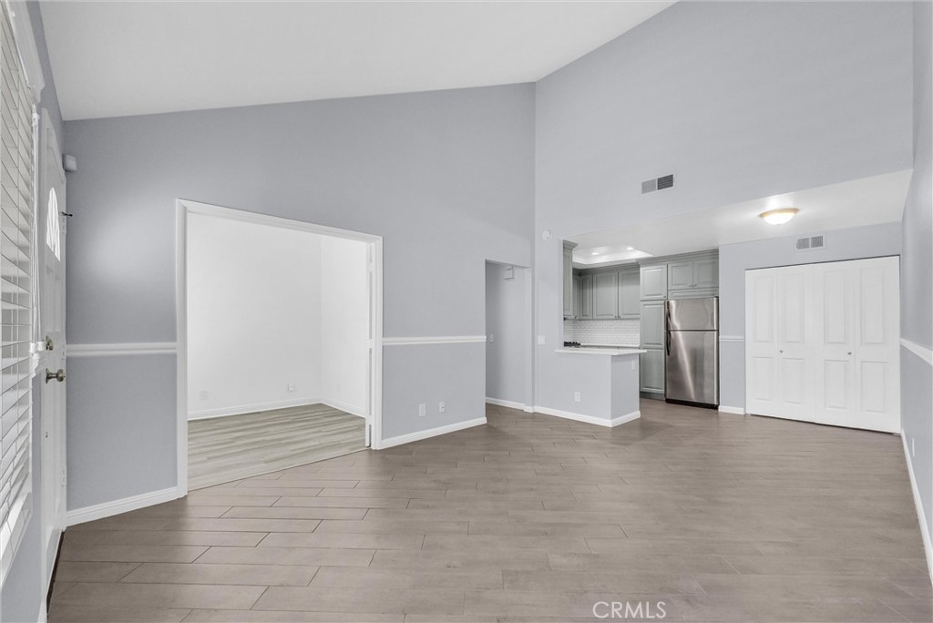 155 N Singingwood Street 39