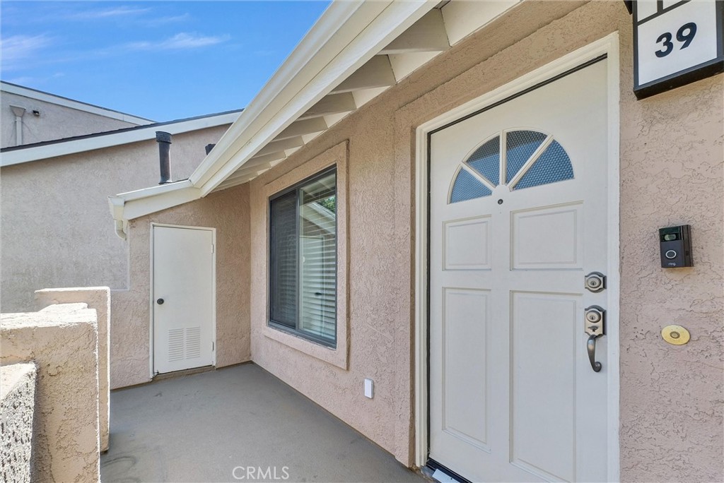 155 N Singingwood Street 39