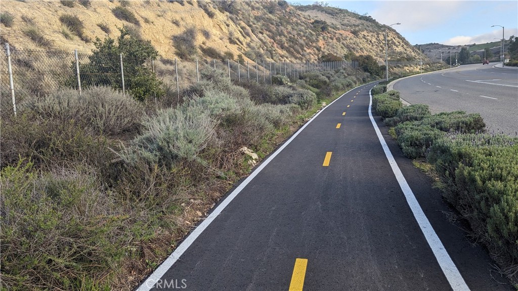 155 N Singingwood Street 39