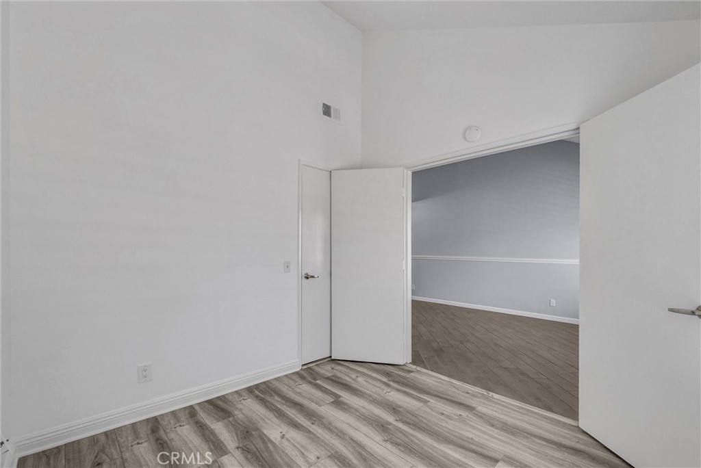 155 N Singingwood Street 39