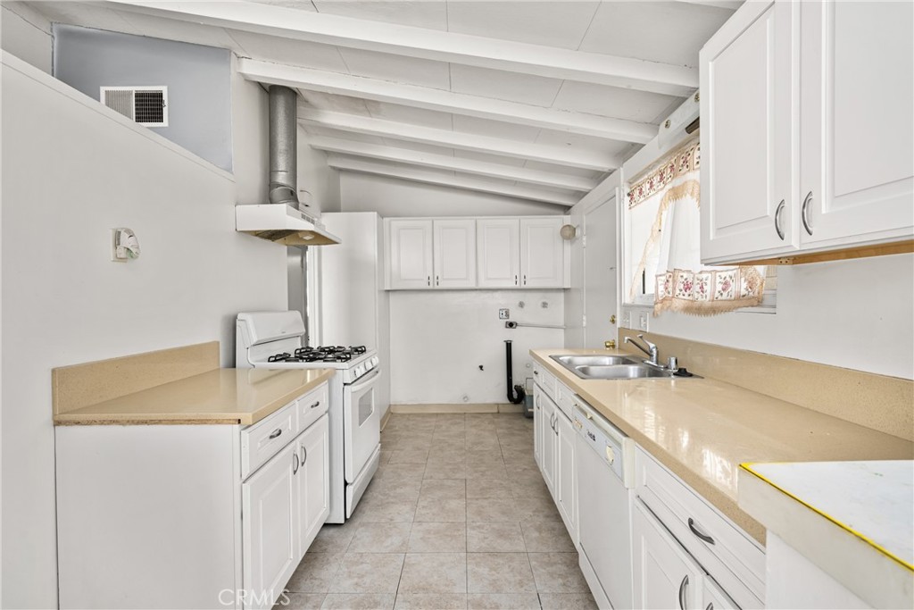 1414 W Frances Drive