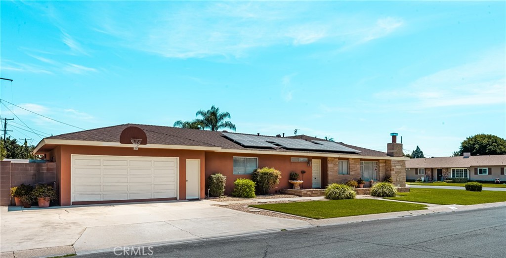 500 N Meadowbrook Place