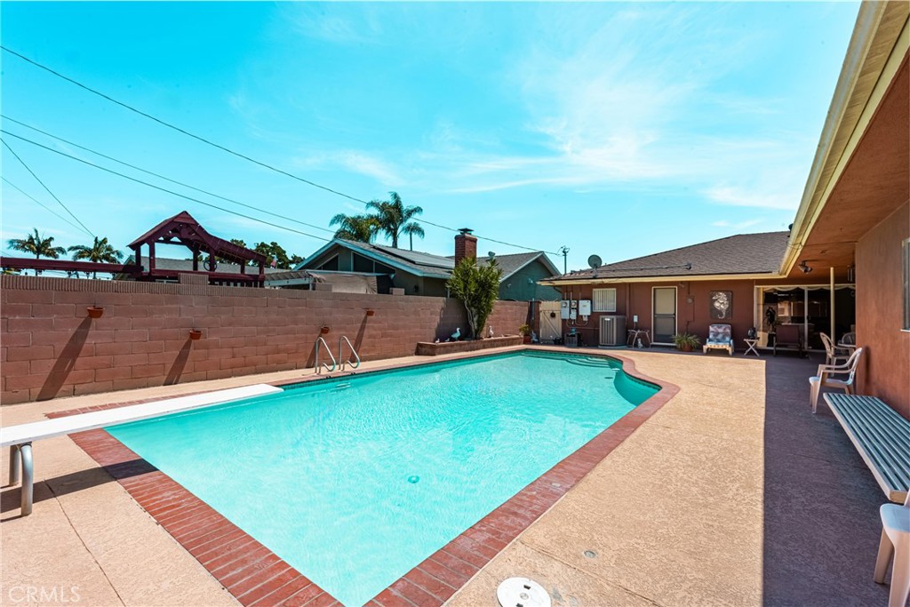 500 N Meadowbrook Place