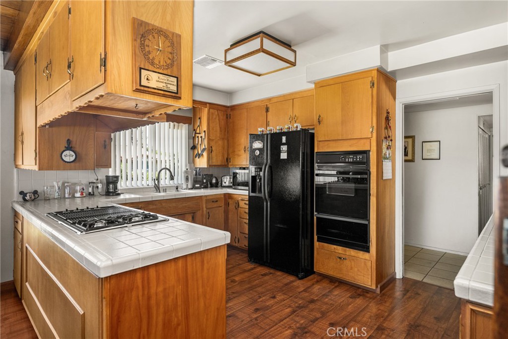 500 N Meadowbrook Place