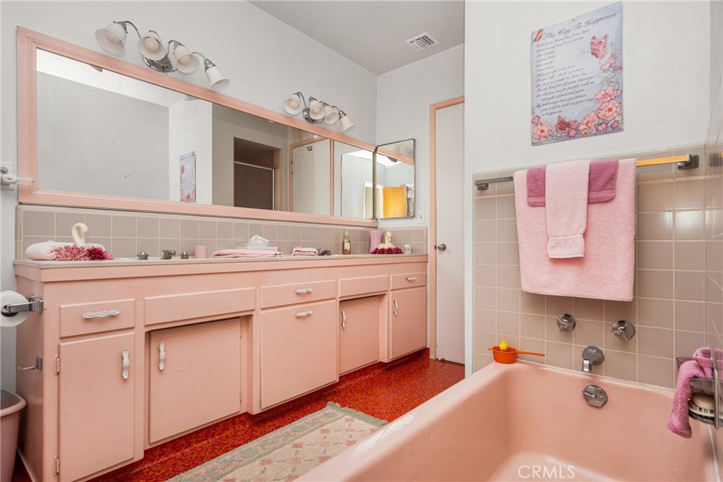 500 N Meadowbrook Place