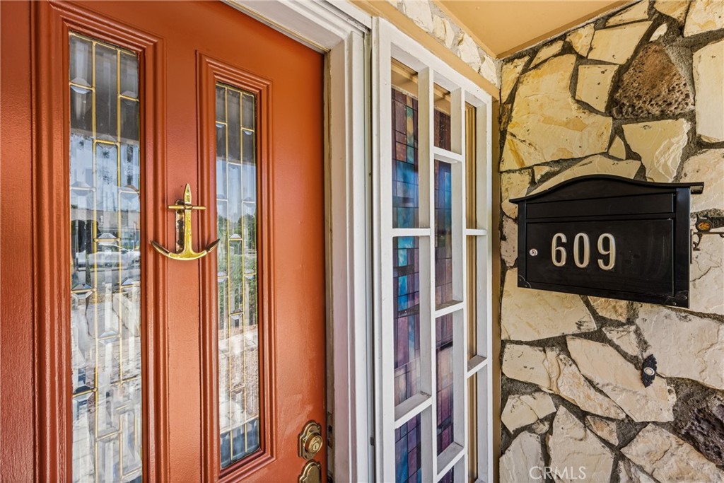 609 N Dwyer Drive