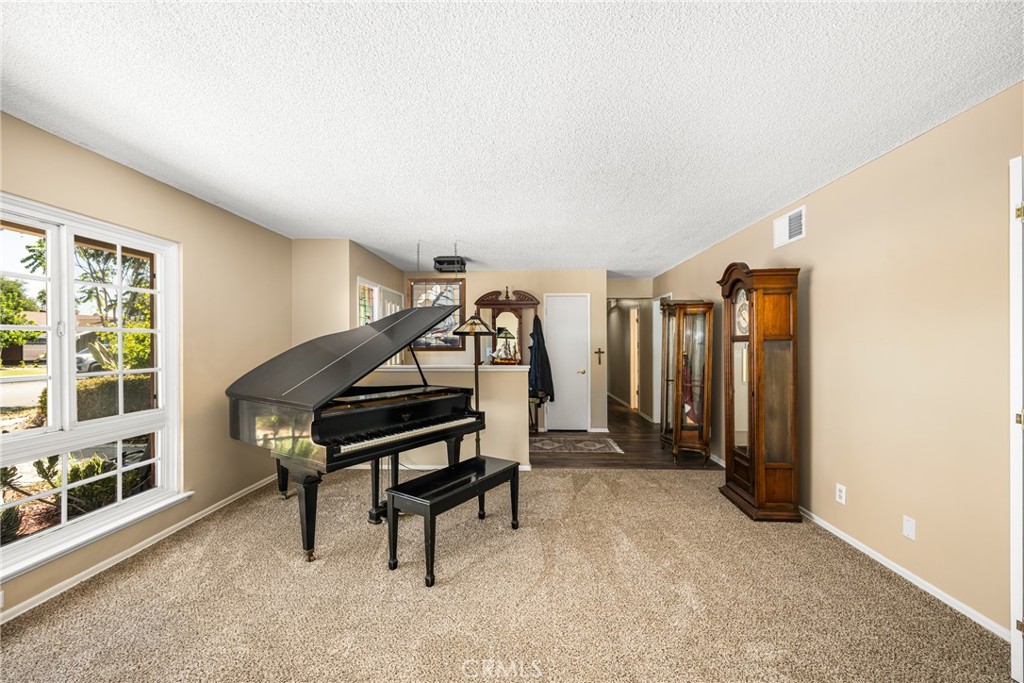 609 N Dwyer Drive
