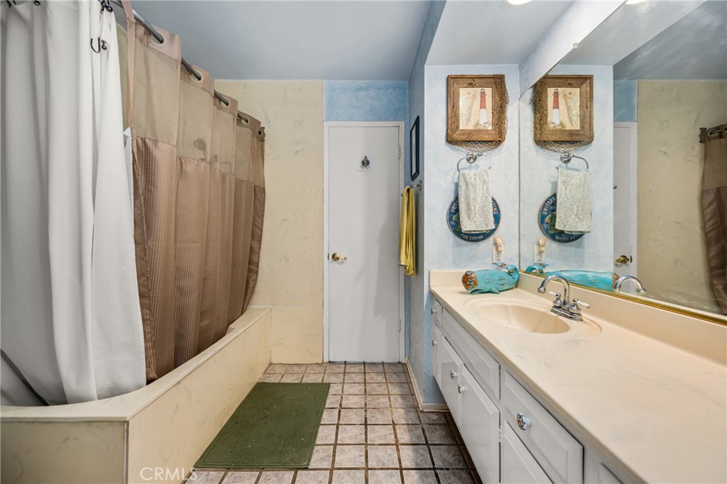 609 N Dwyer Drive