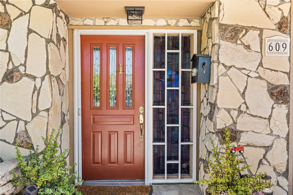 609 N Dwyer Drive