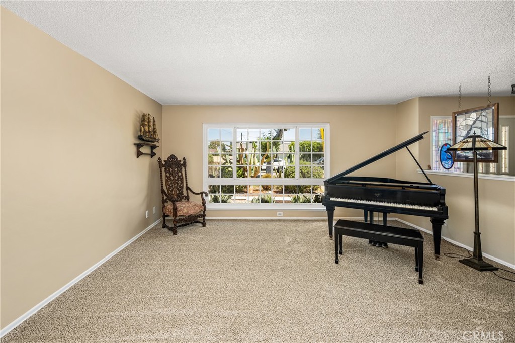 609 N Dwyer Drive