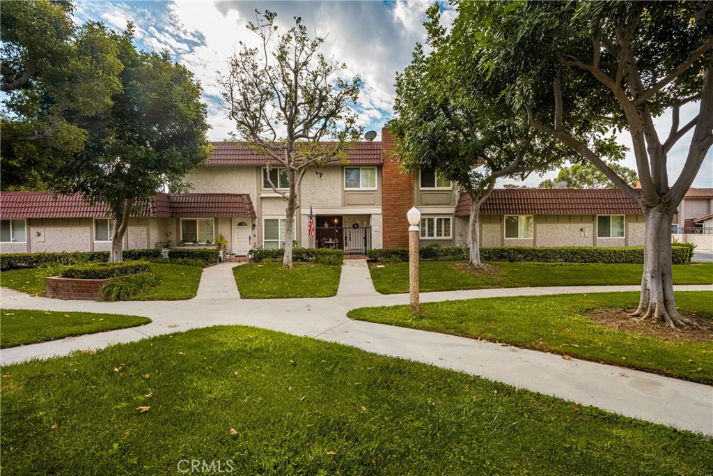 6837 Amelia Way