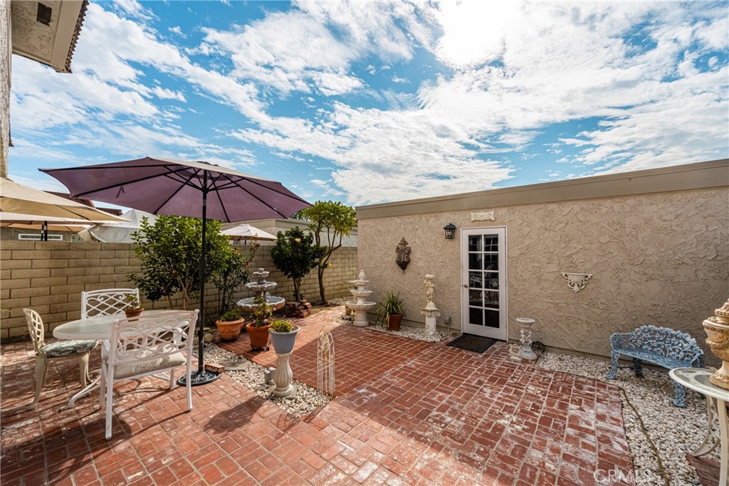 6837 Amelia Way