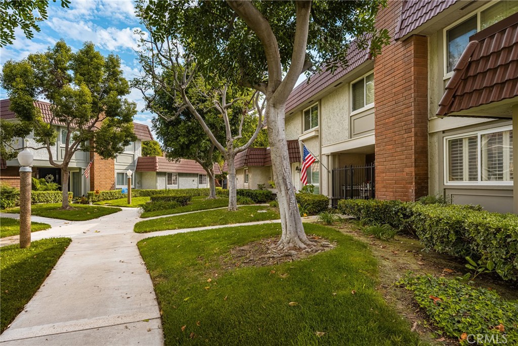 6837 Amelia Way