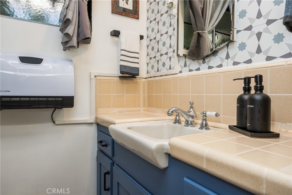 700 N Westwood Place