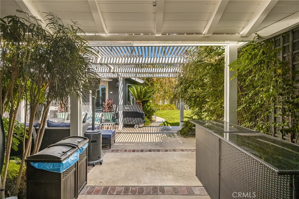 700 N Westwood Place