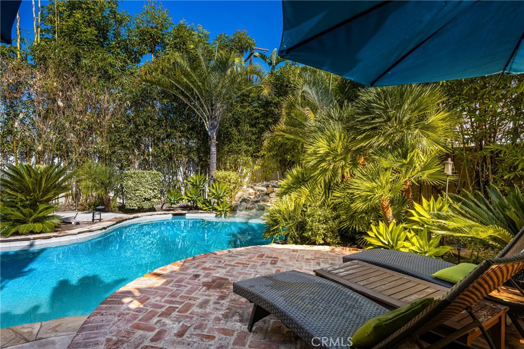 700 N Westwood Place