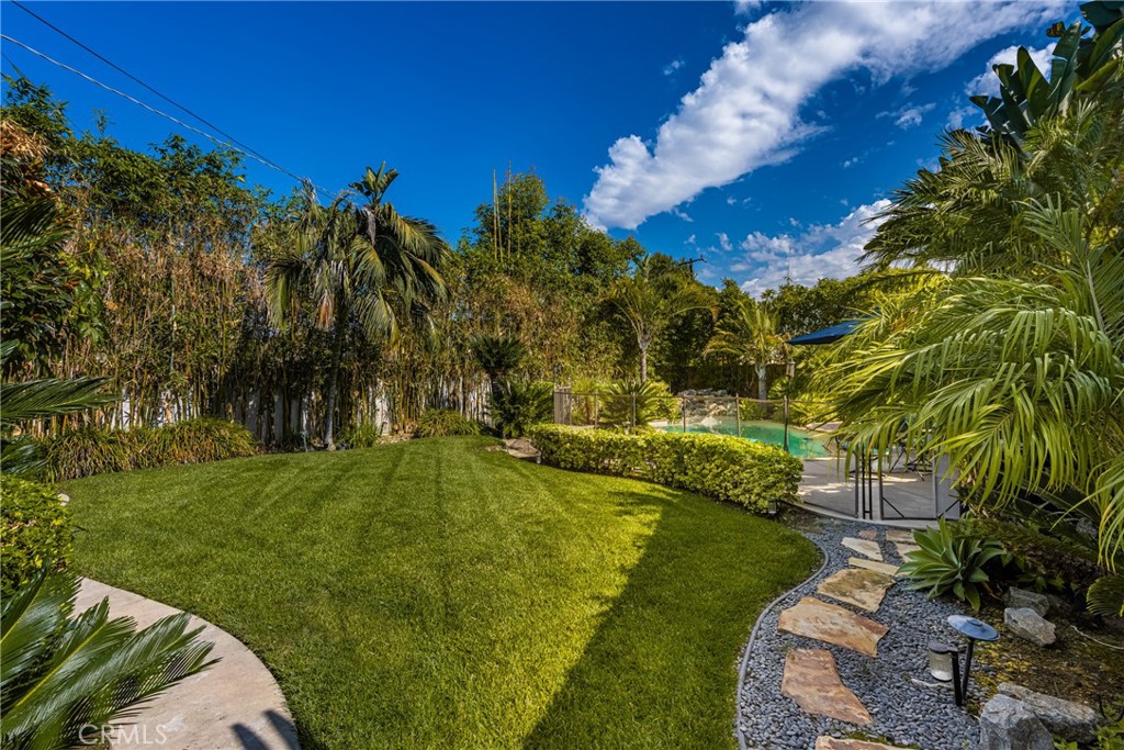 700 N Westwood Place