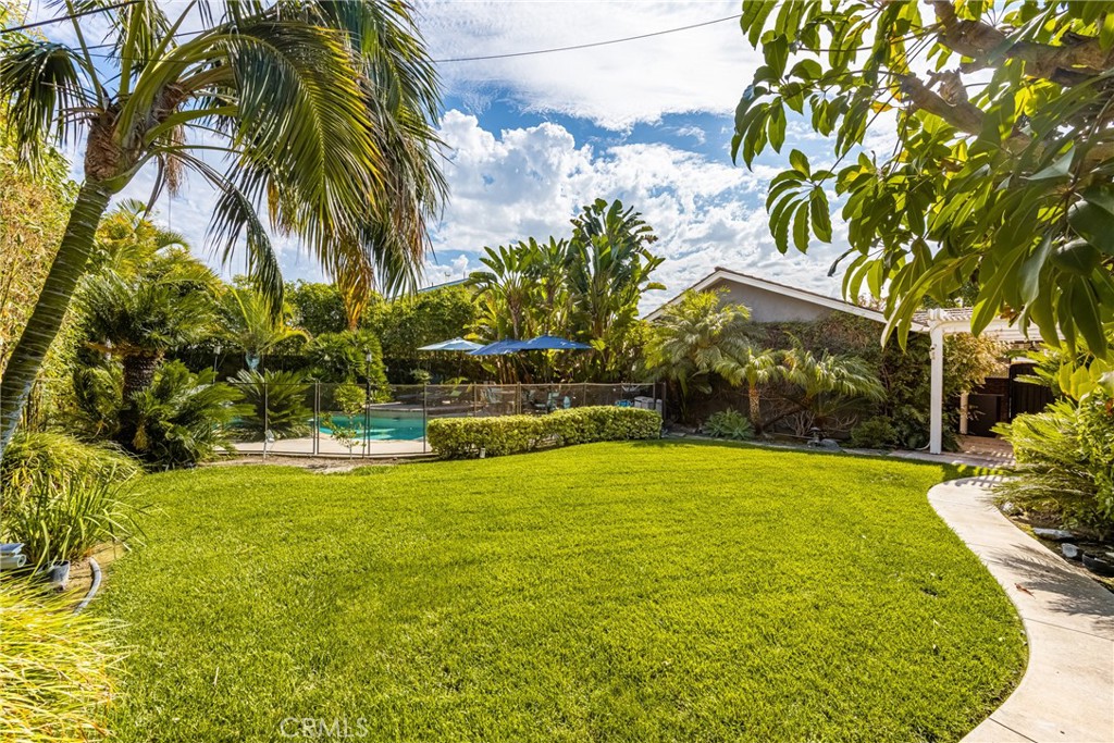 700 N Westwood Place