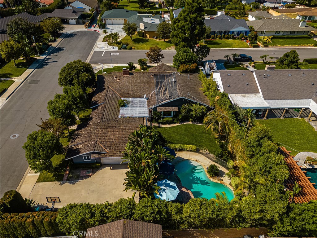 700 N Westwood Place