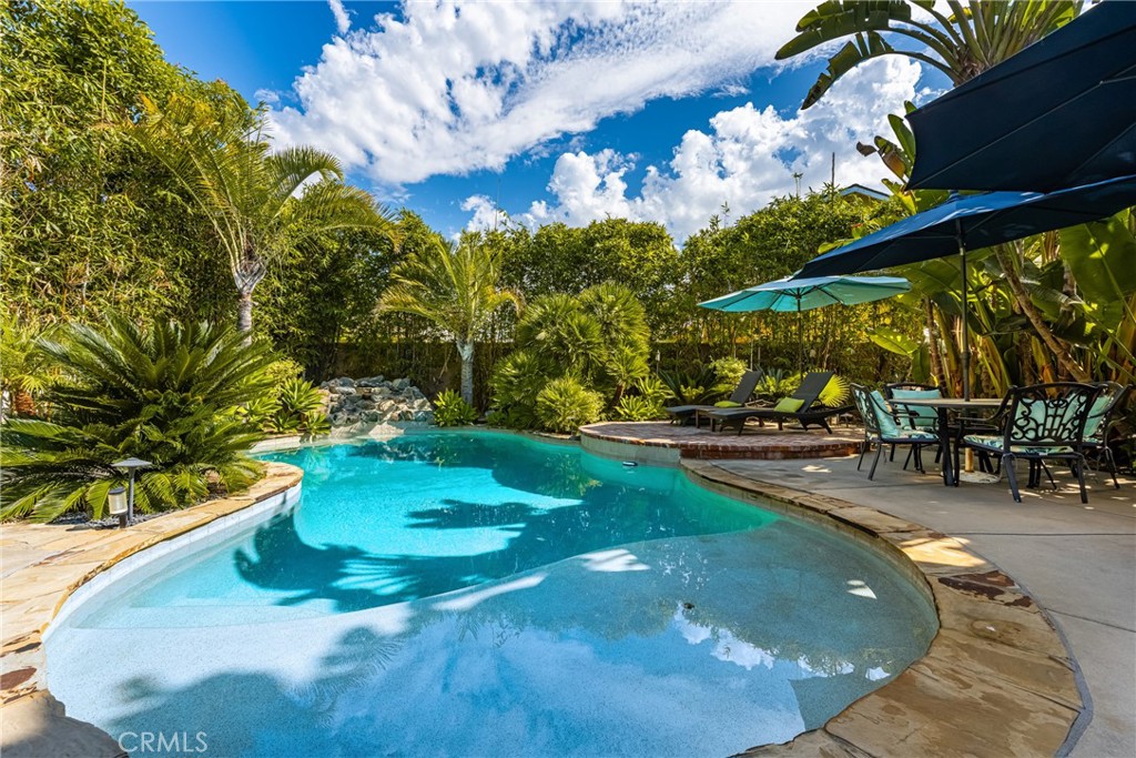 700 N Westwood Place