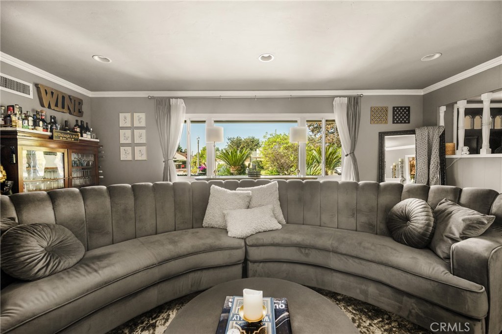 700 N Westwood Place