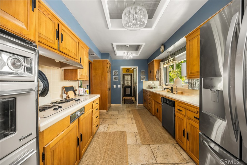 700 N Westwood Place