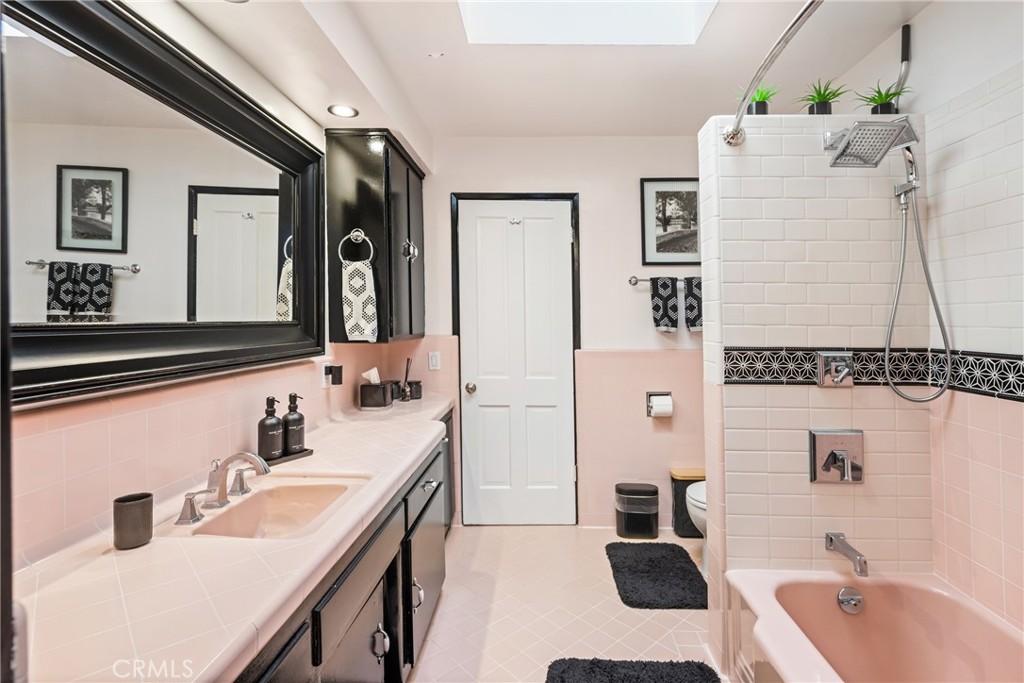 700 N Westwood Place