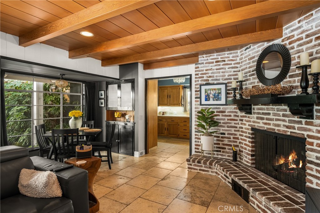 700 N Westwood Place