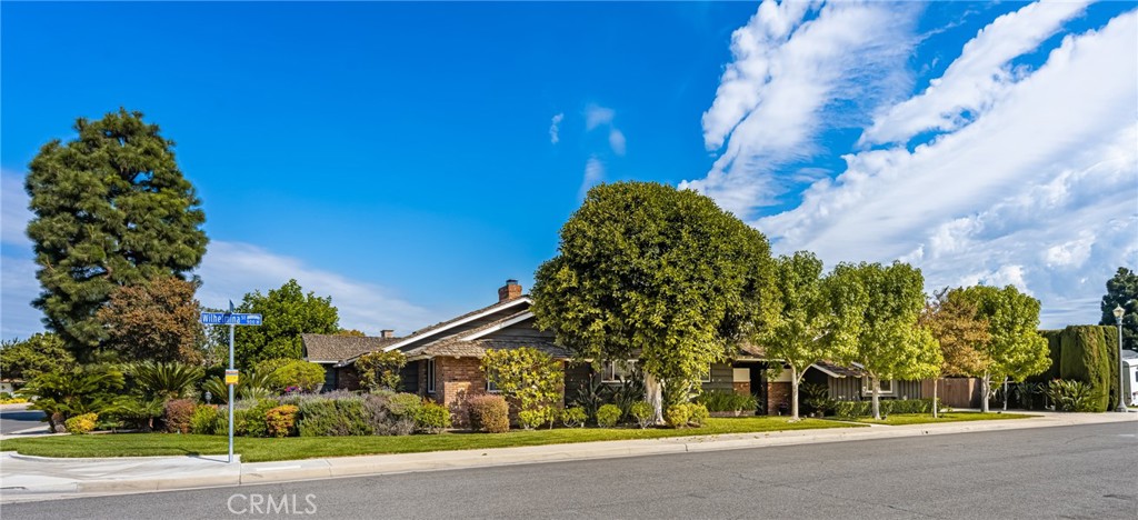 700 N Westwood Place