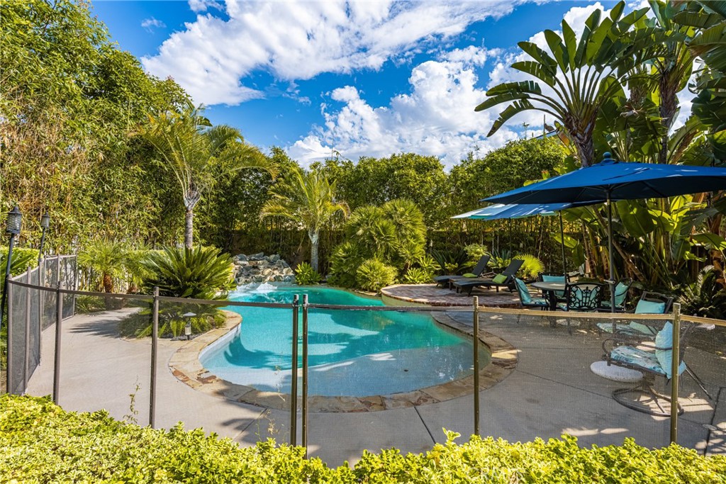 700 N Westwood Place