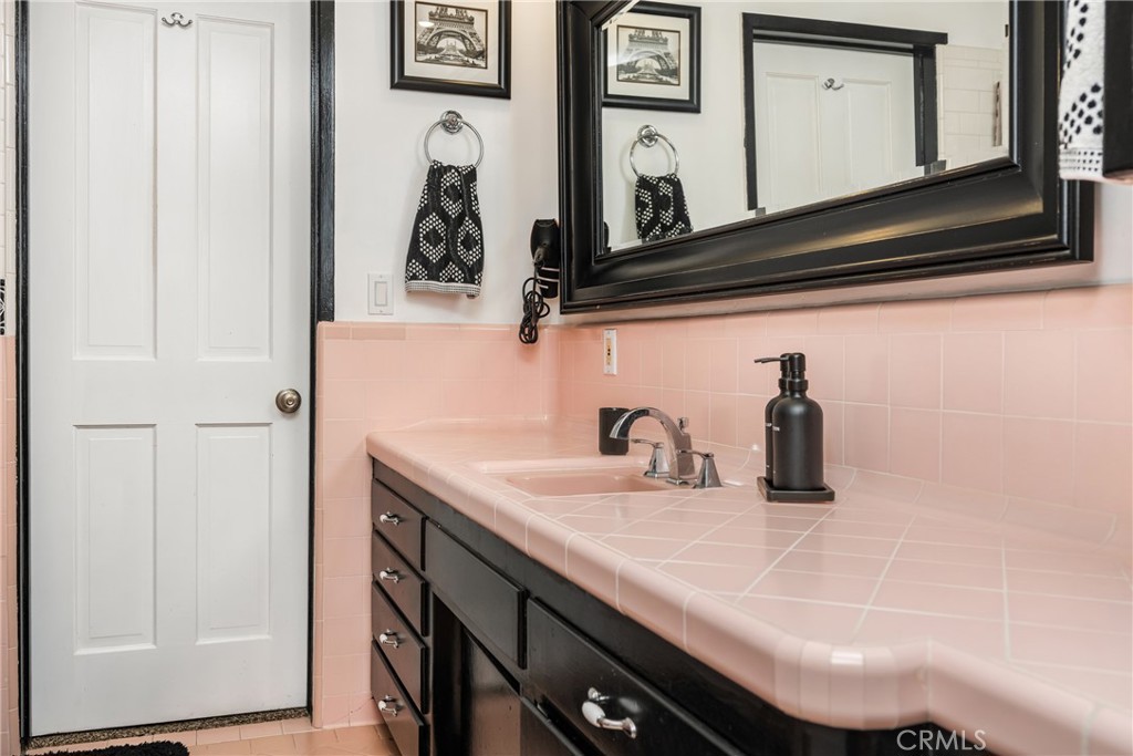 700 N Westwood Place