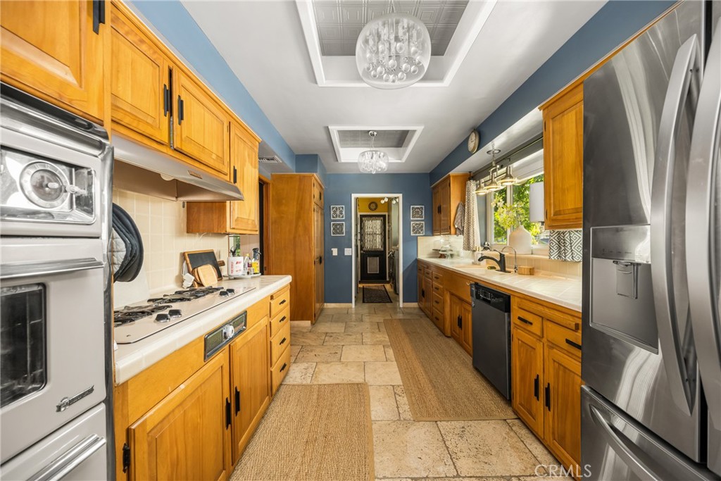 700 N Westwood Place