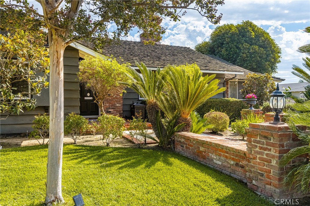 700 N Westwood Place