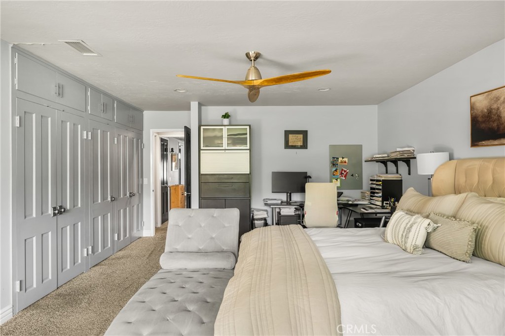 700 N Westwood Place