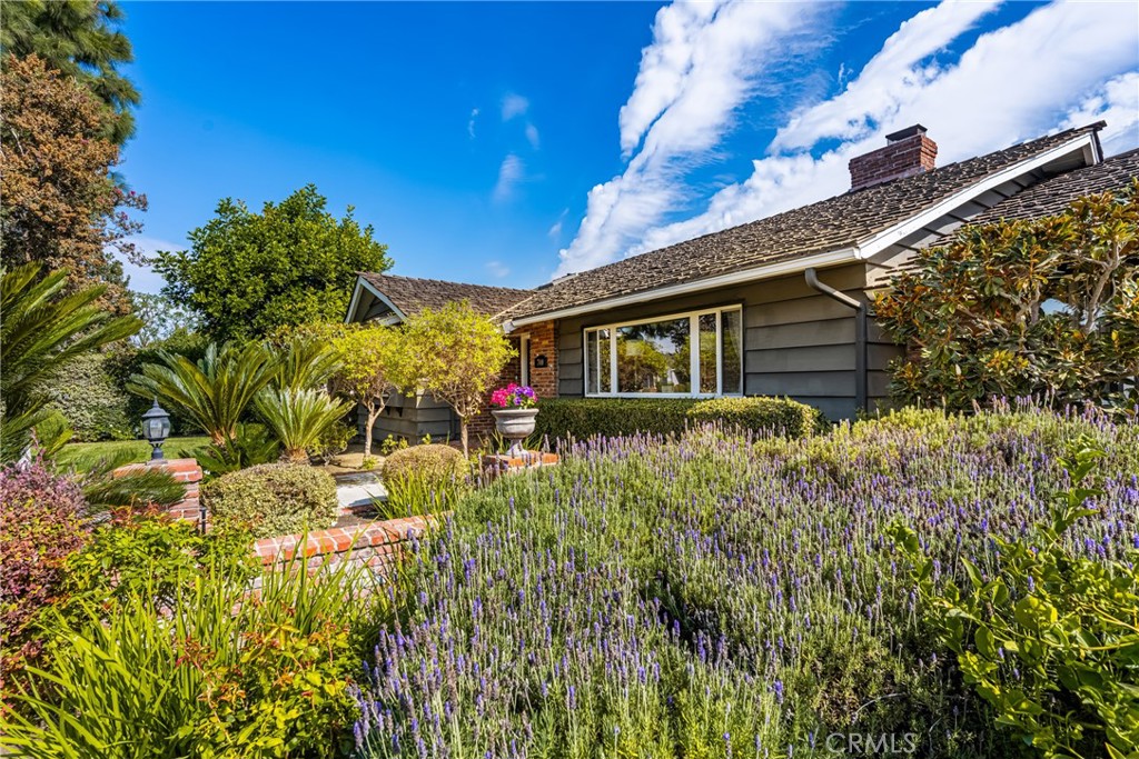 700 N Westwood Place