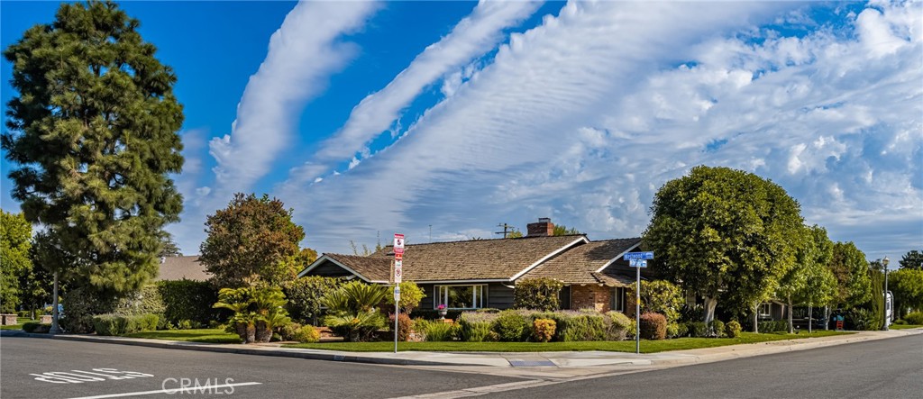 700 N Westwood Place