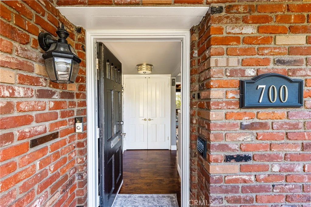 700 N Westwood Place