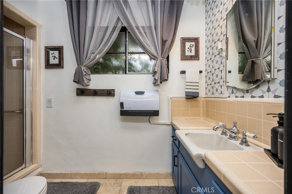 700 N Westwood Place