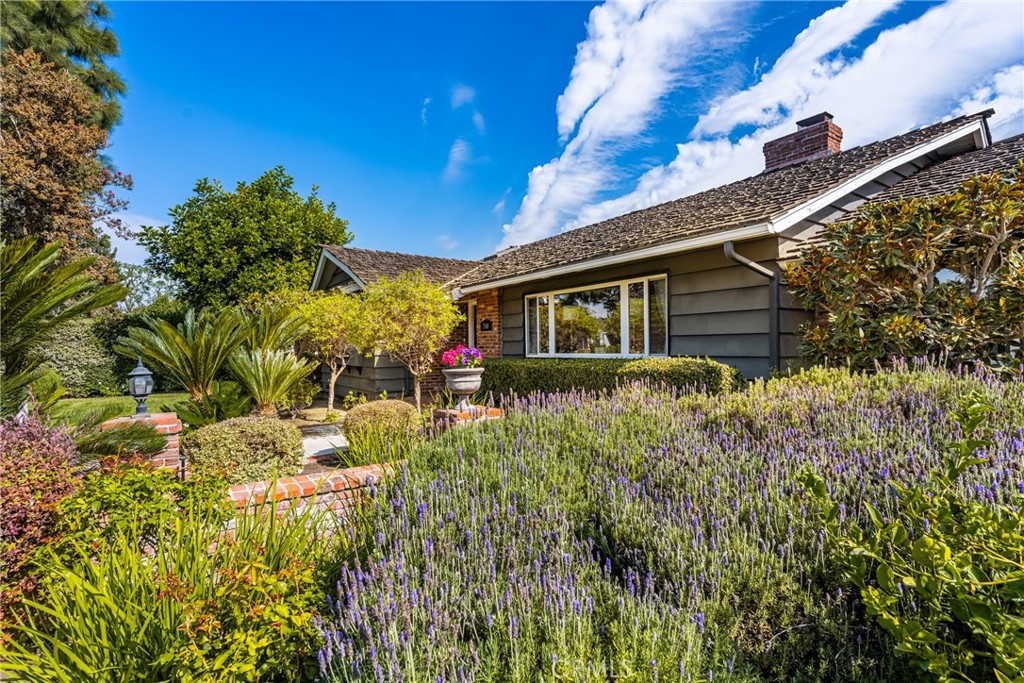 700 N Westwood Place