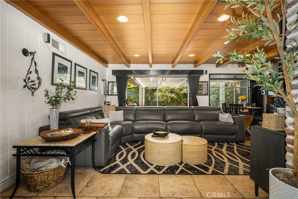 700 N Westwood Place