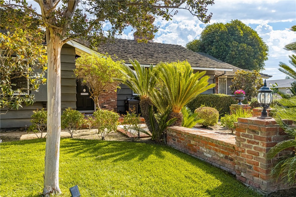 700 N Westwood Place