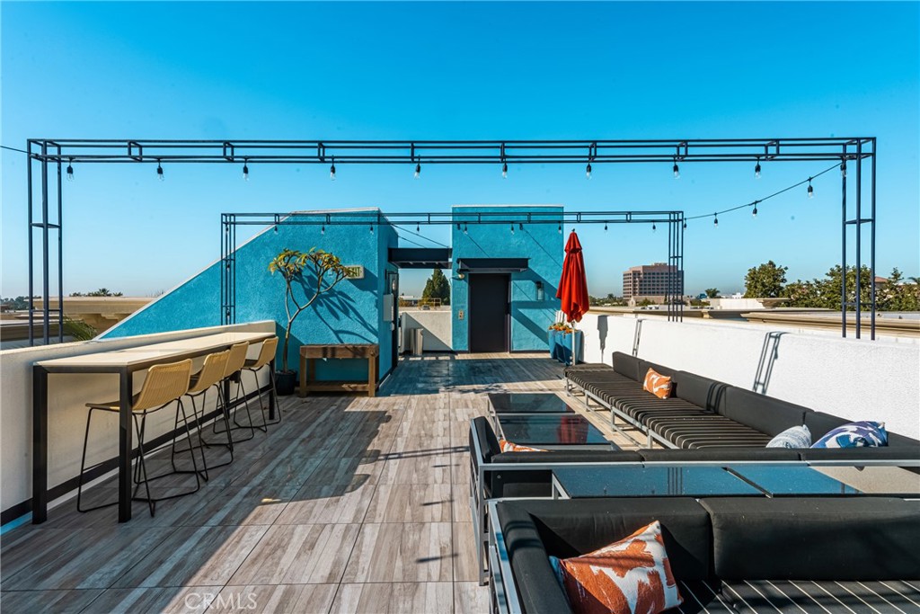 425 S Anaheim Boulevard 3